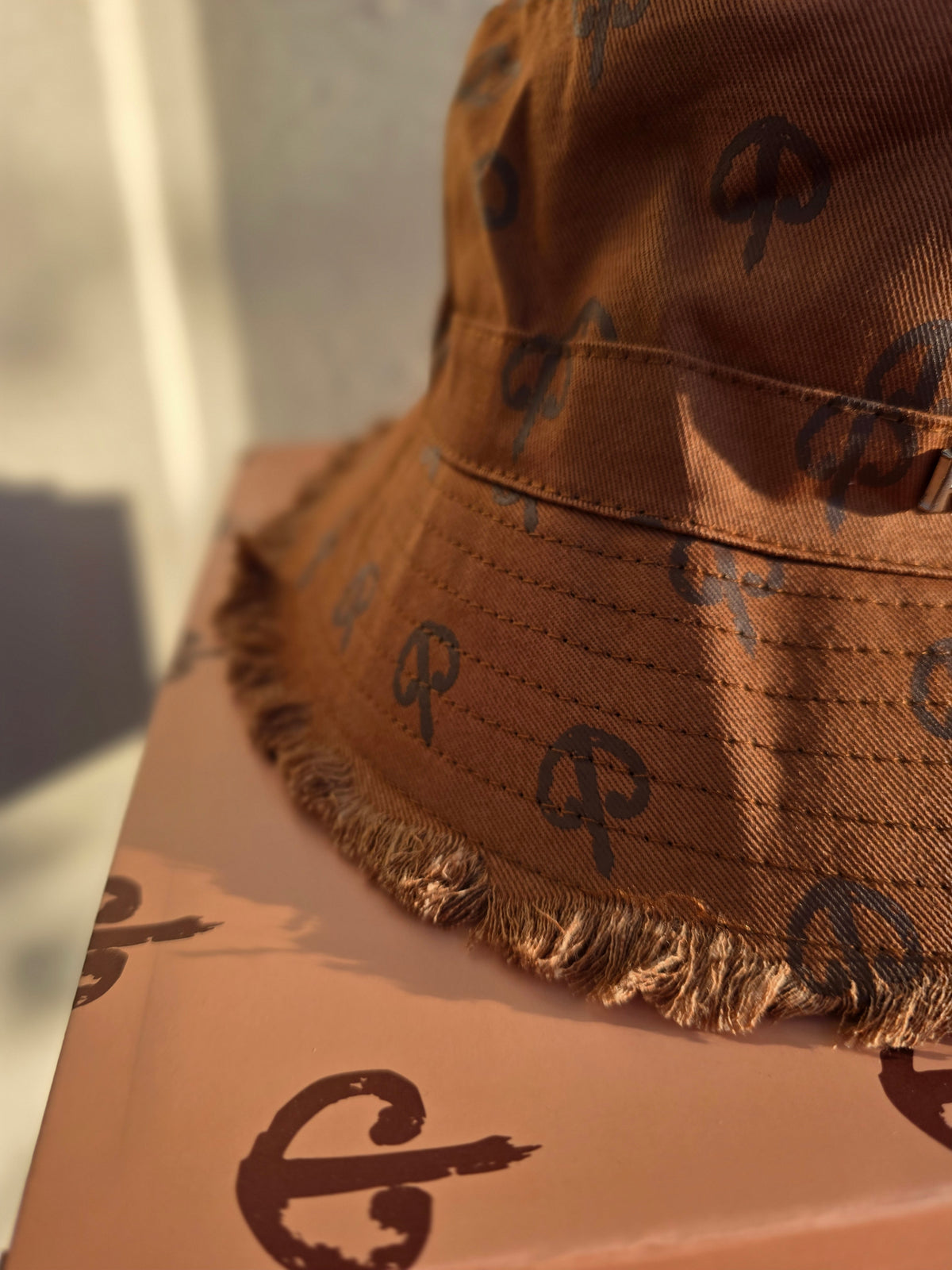 PIRIHITA - MANGŌPARE BUCKET HAT