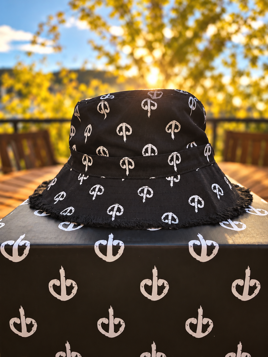 PIRIHITA - MANGŌPARE BUCKET HAT