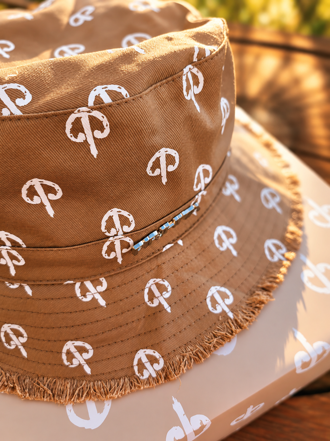 PIRIHITA - MANGŌPARE BUCKET HAT