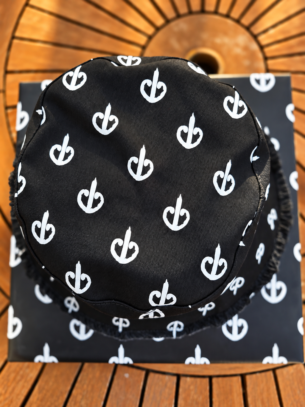 PIRIHITA - MANGŌPARE BUCKET HAT
